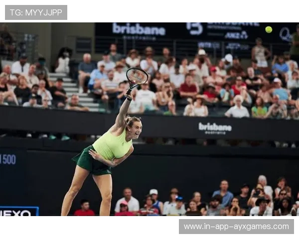 萨巴伦卡发球威力惊人连取三分